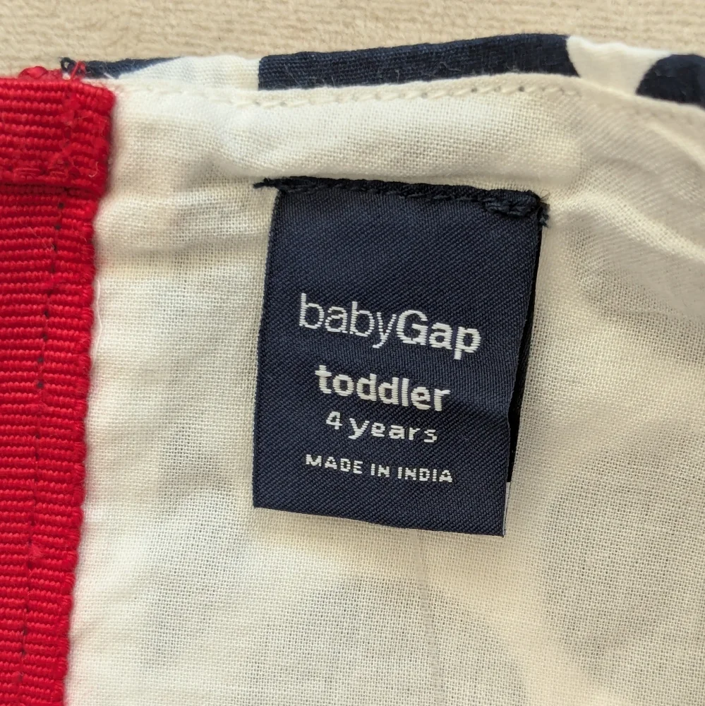 NWT GAP Polka Dot With Red Bow Top - size 4 yrs